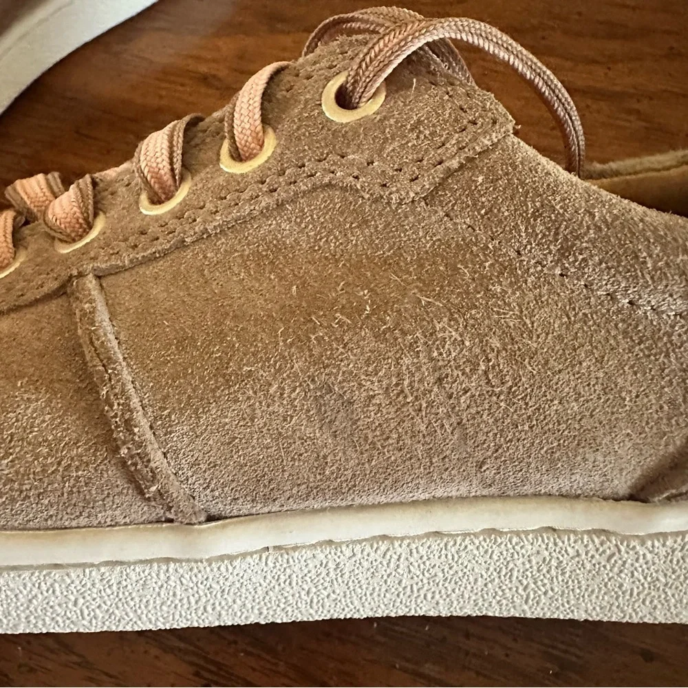 UGG Milo Fawn Suede Tan Taupe Low Top Lace Up Sneaker size 6